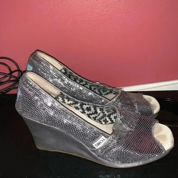Toms Sparkling Wedge Shoes - Picture 1 of 7